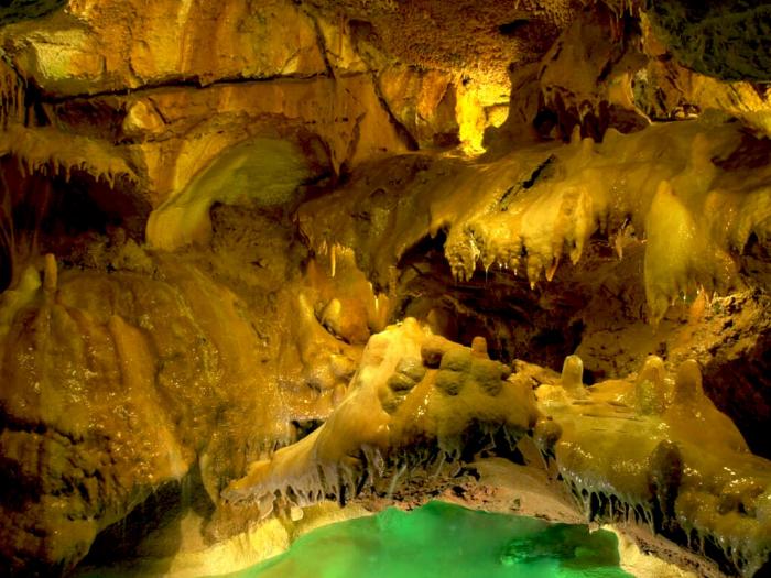 Grutas da Moeda (The Coin Caves)